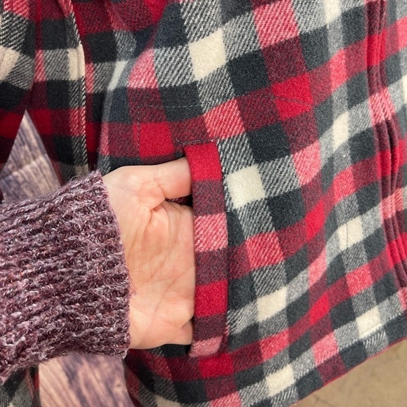 Woolrich red multi plaid wool blend zipper shirt jacket shacket women’s size M - Picture 11 of 17